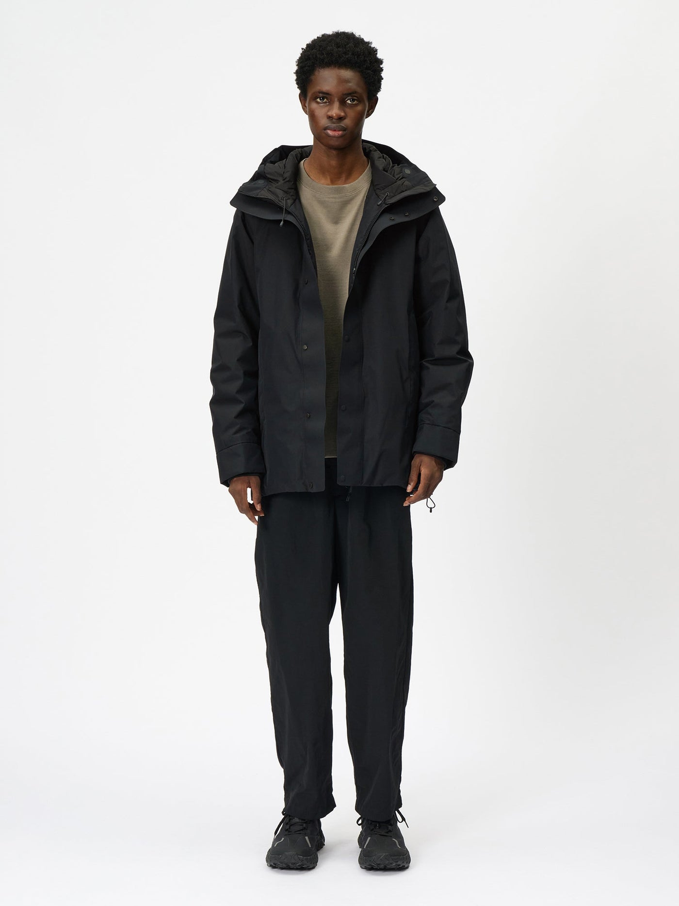 Model: Height 187cm / 6'1" | Wearing: BLACK / 3