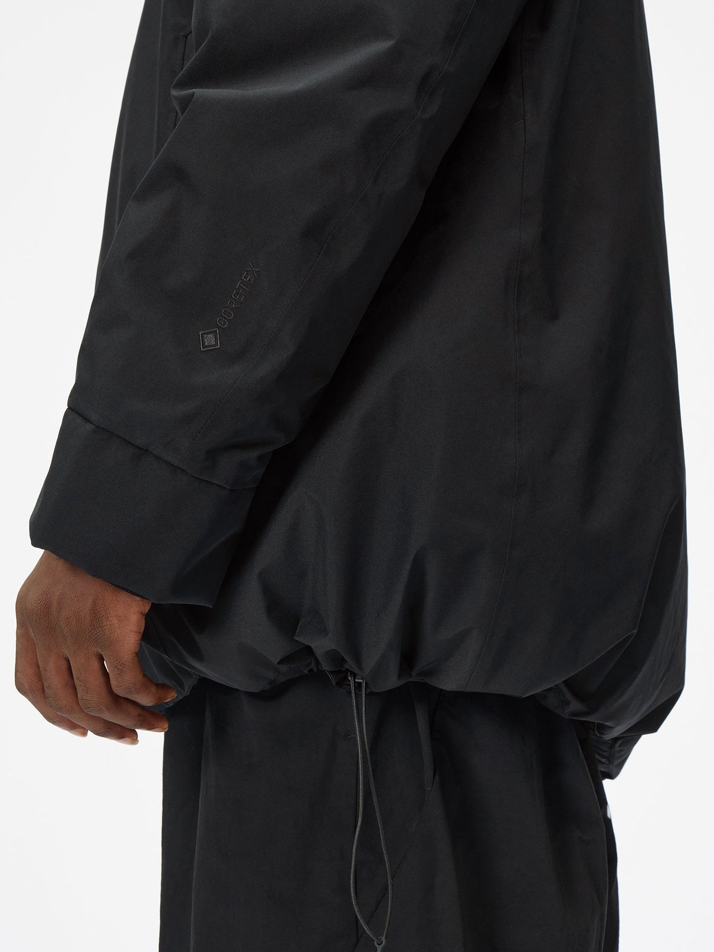 Model: Height 187cm / 6'1" | Wearing: BLACK / 3