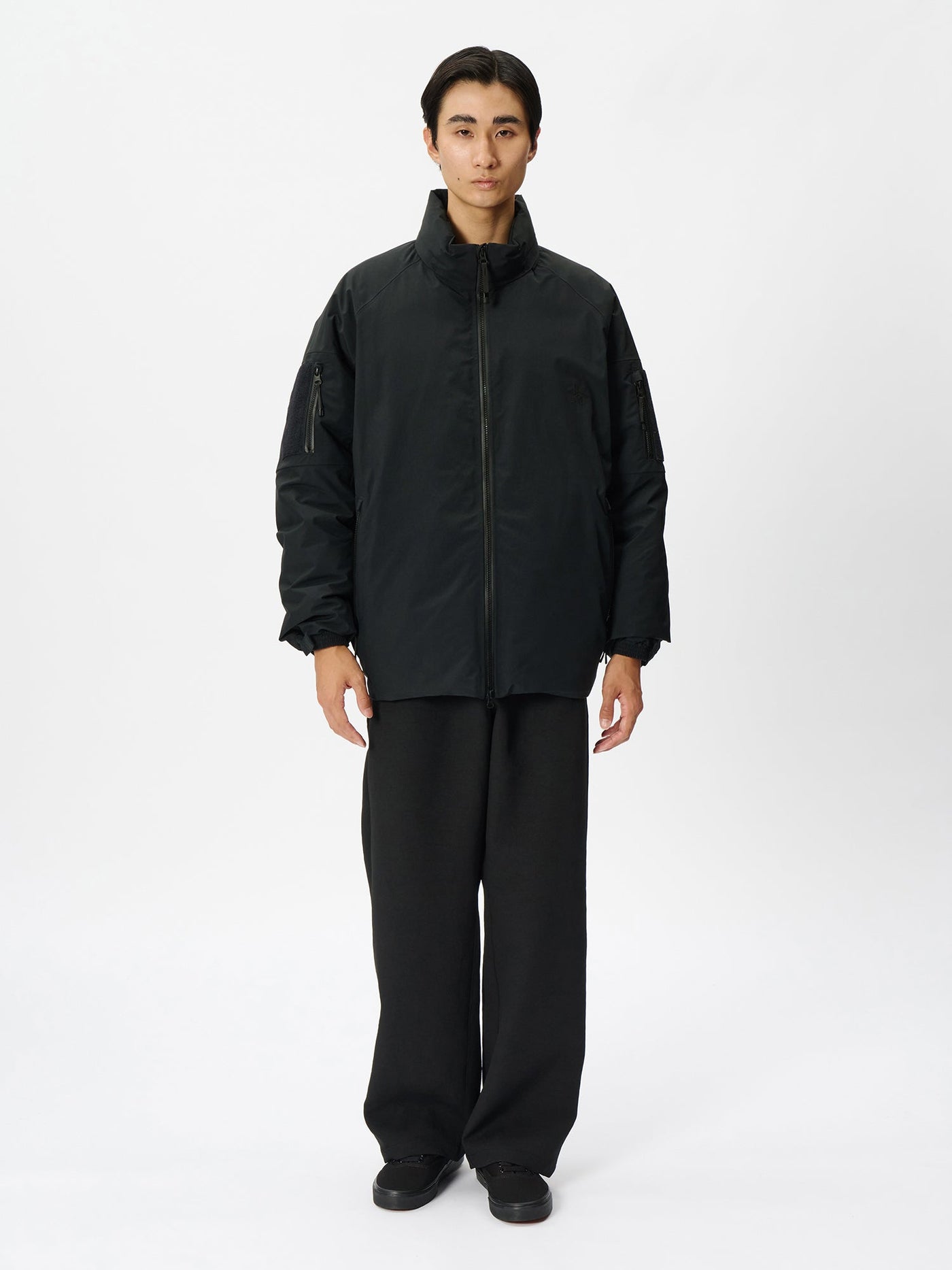 Model: Height 186cm / 6'1" | Wearing: BLACK / 3