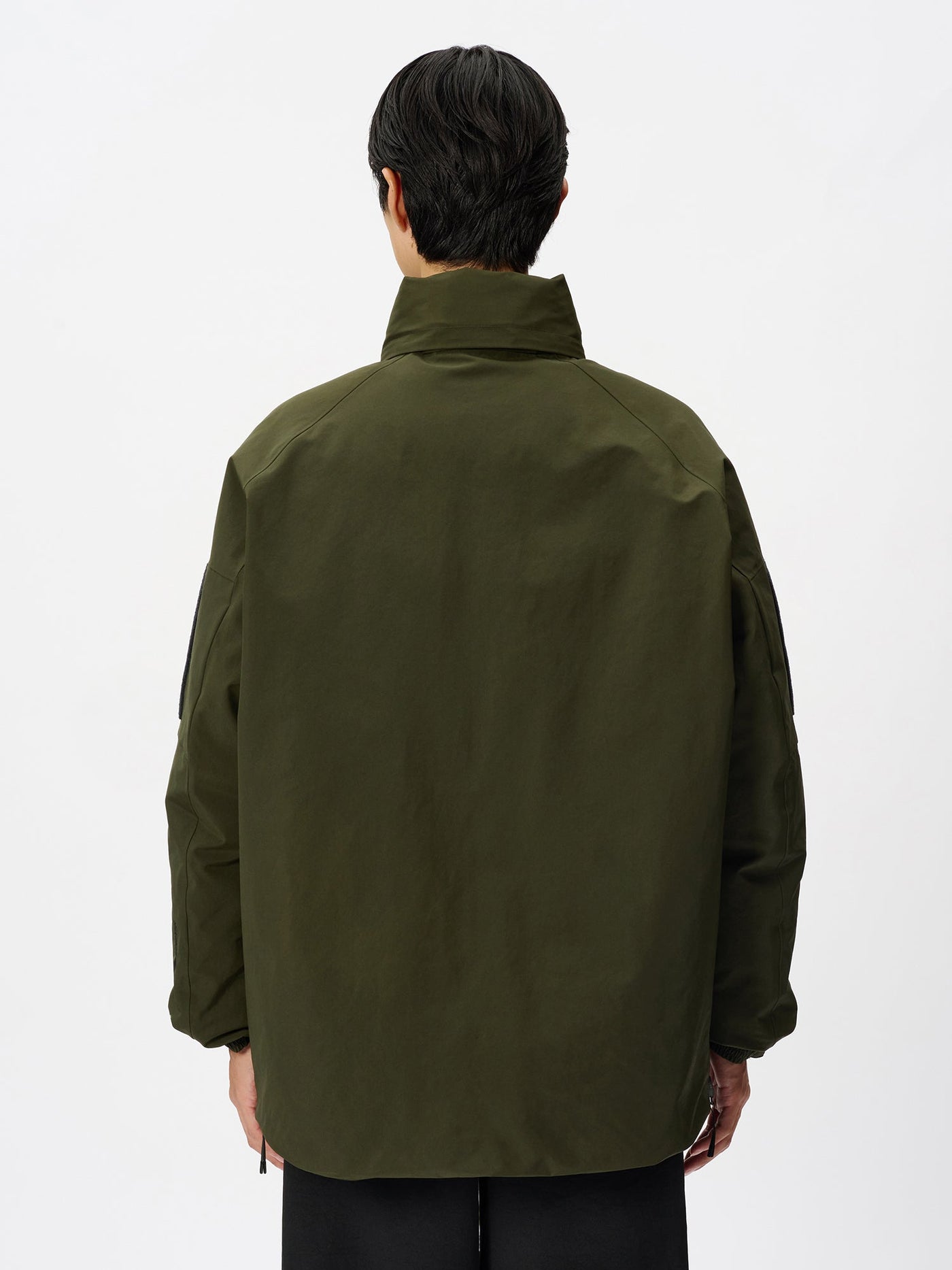 Model: Height 186cm / 6'1" | Wearing: KHAKI / 3