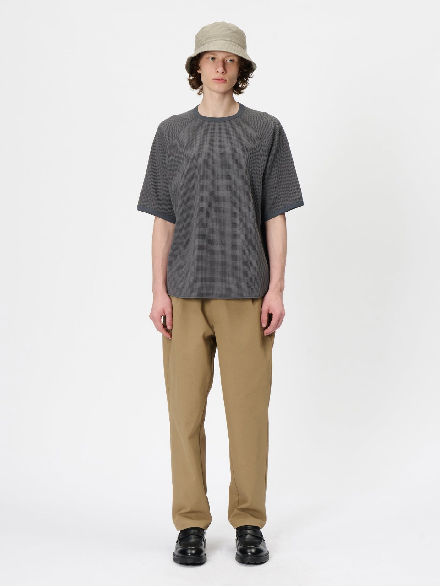 Model: Height 185cm / 6'0" | Wearing: CLOUD GRAY / 3