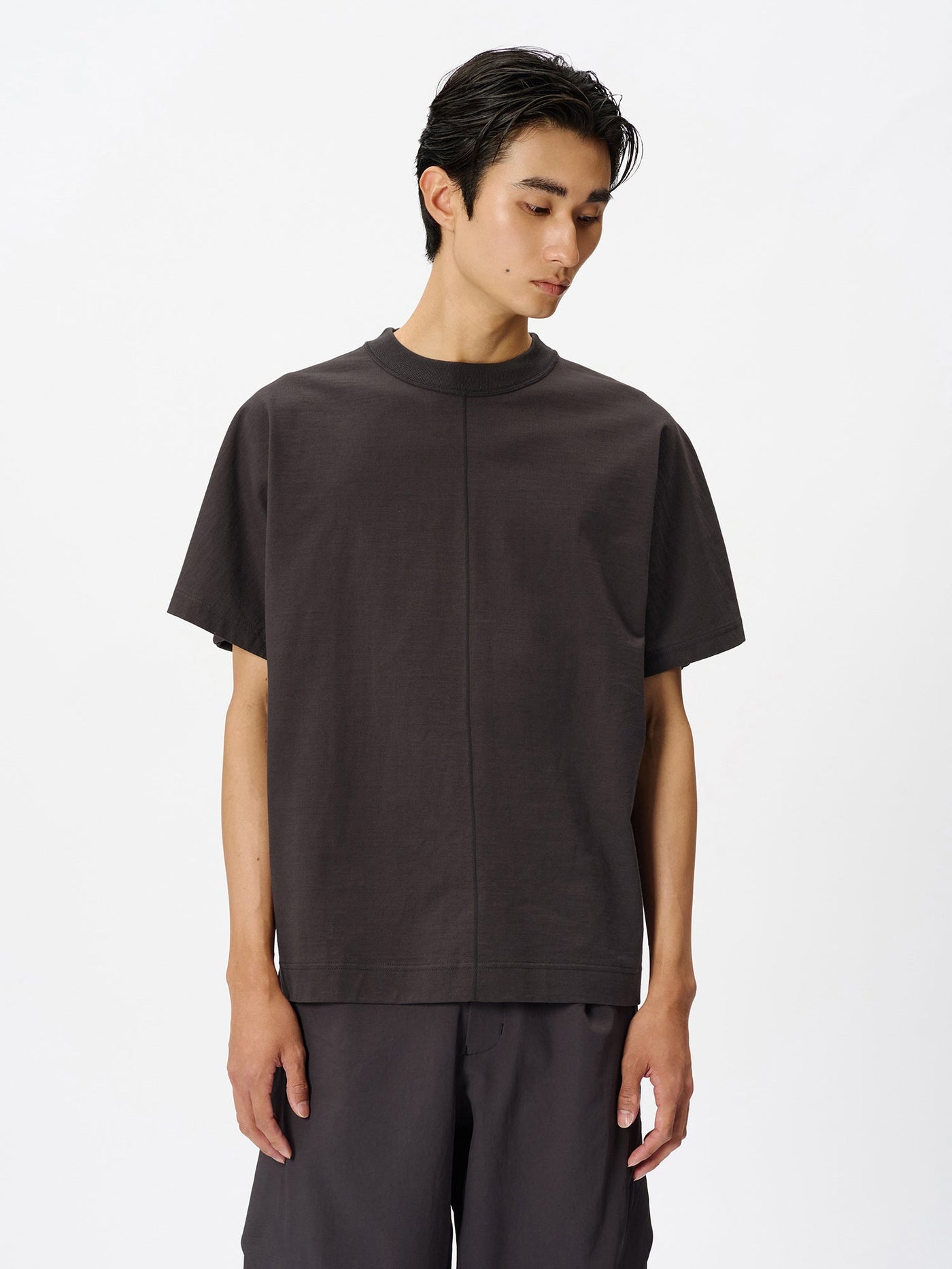 Model: Height 186cm / 6'1" | Wearing: BLACK BEAN / 3