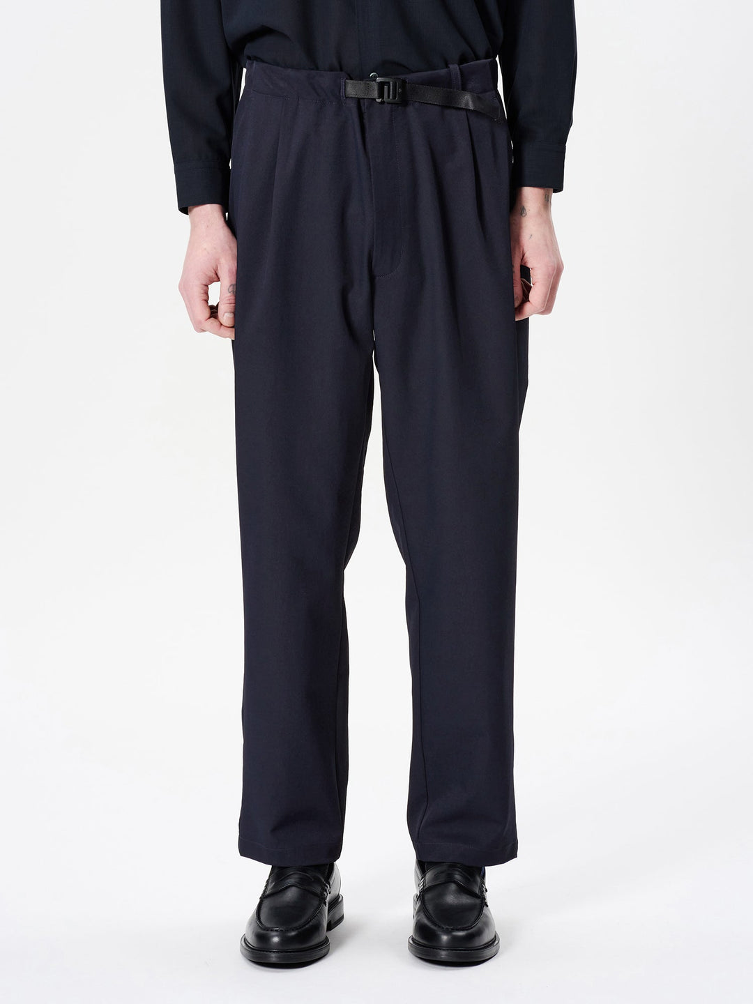 One Tuck Tapered Stretch Pants – Goldwin London