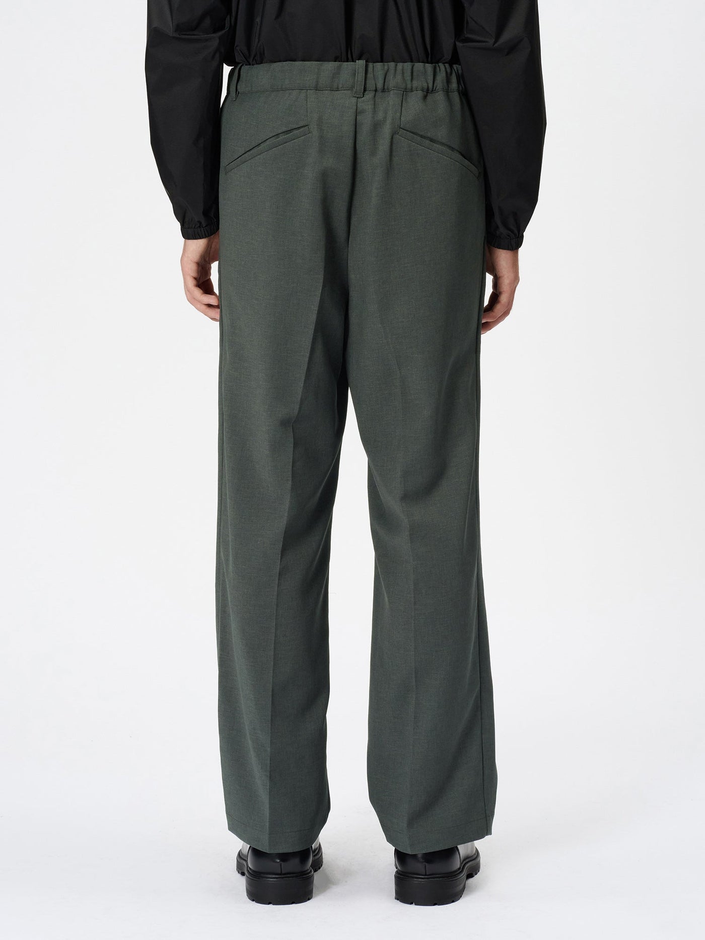 Model: Height 185cm / 6'0" | Wearing: MIX GRAY / 3
