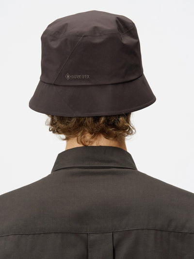 Model: Height 185cm / 6'0" | Wearing: DEEP BROWN / F