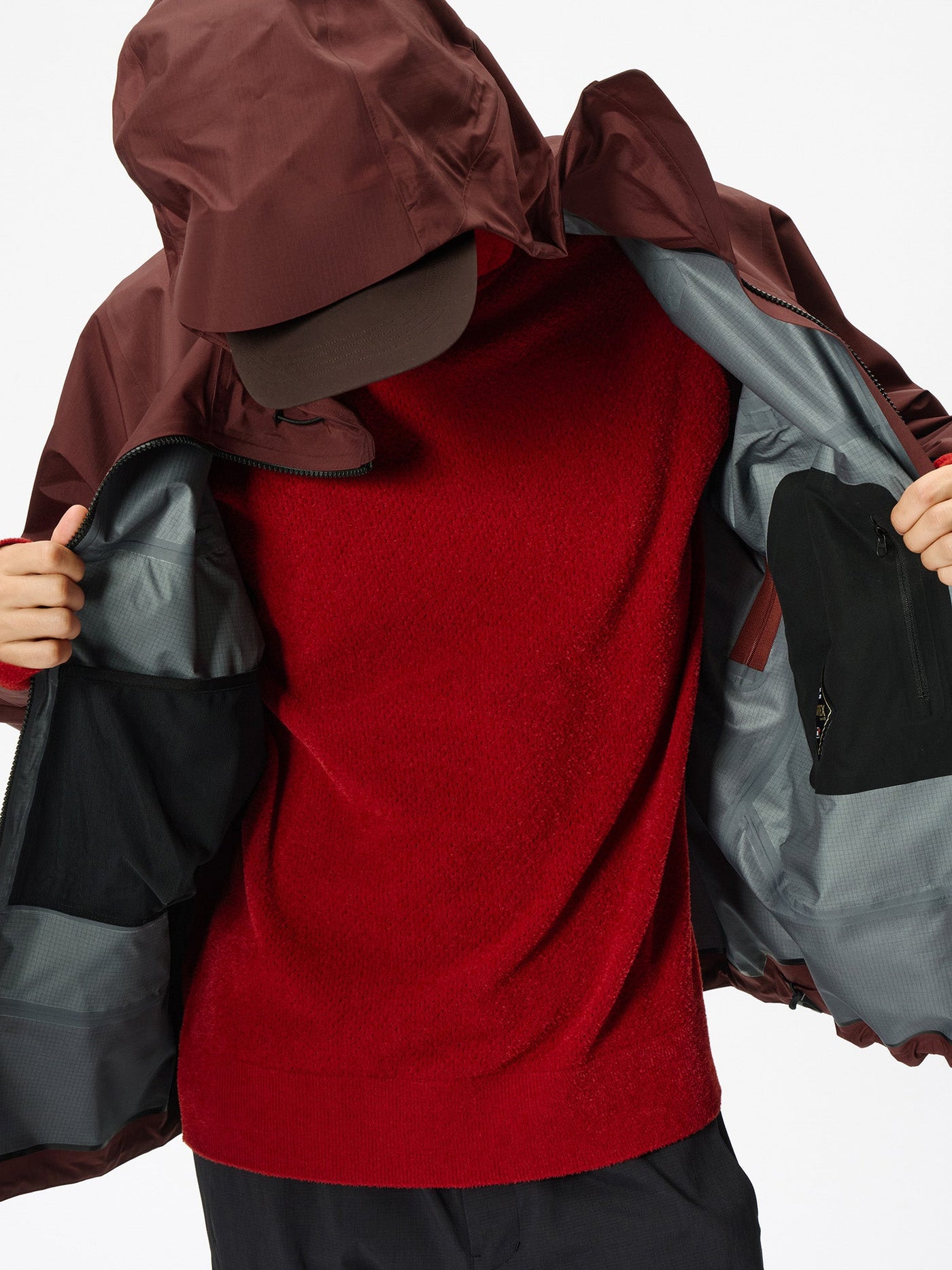 Model: Height 183cm / 6'0" | Wearing: RED CARNELIAN / 3