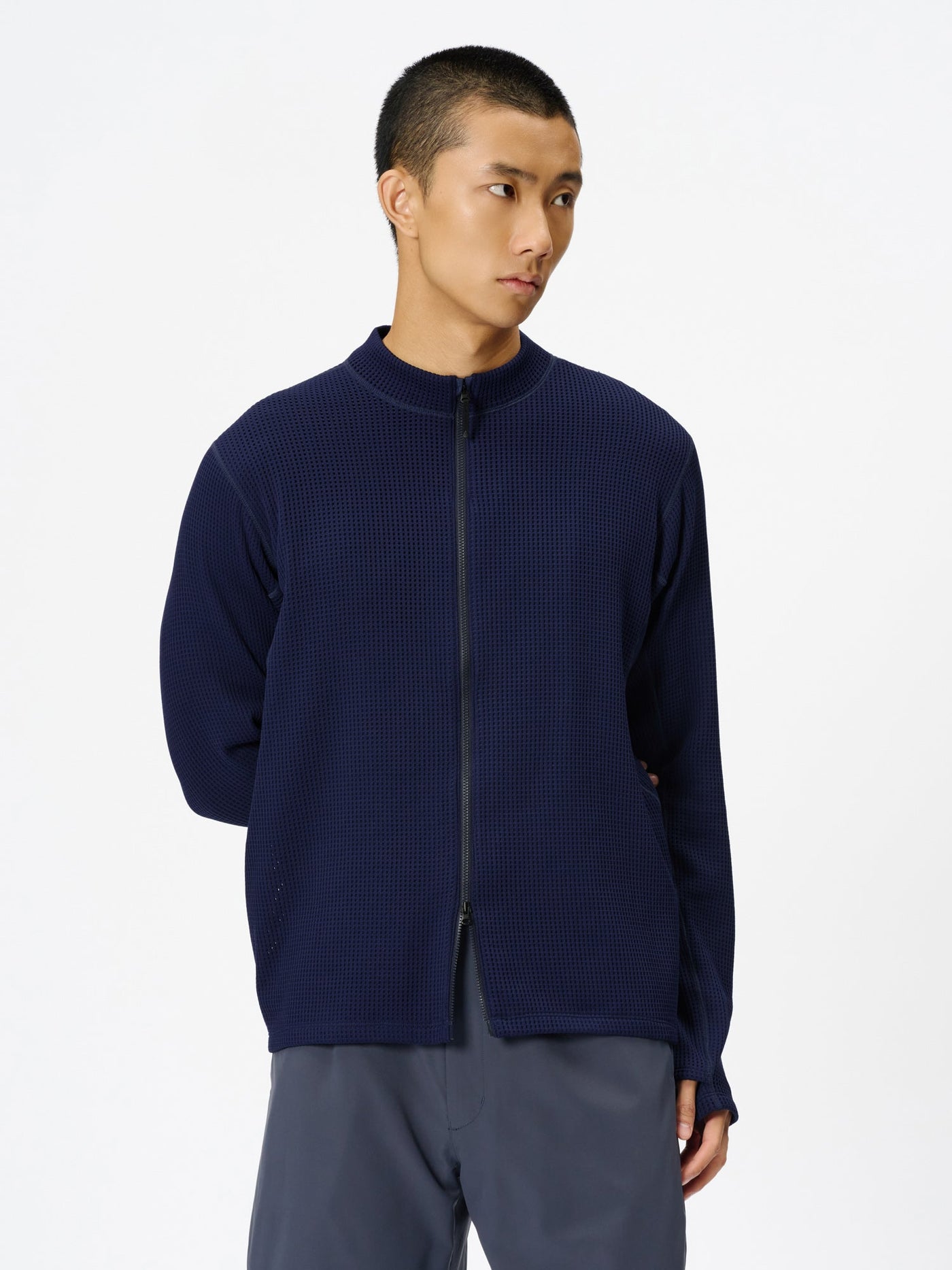 Model: Height 183cm / 6'0" | Wearing: DEEP COBALT / 3