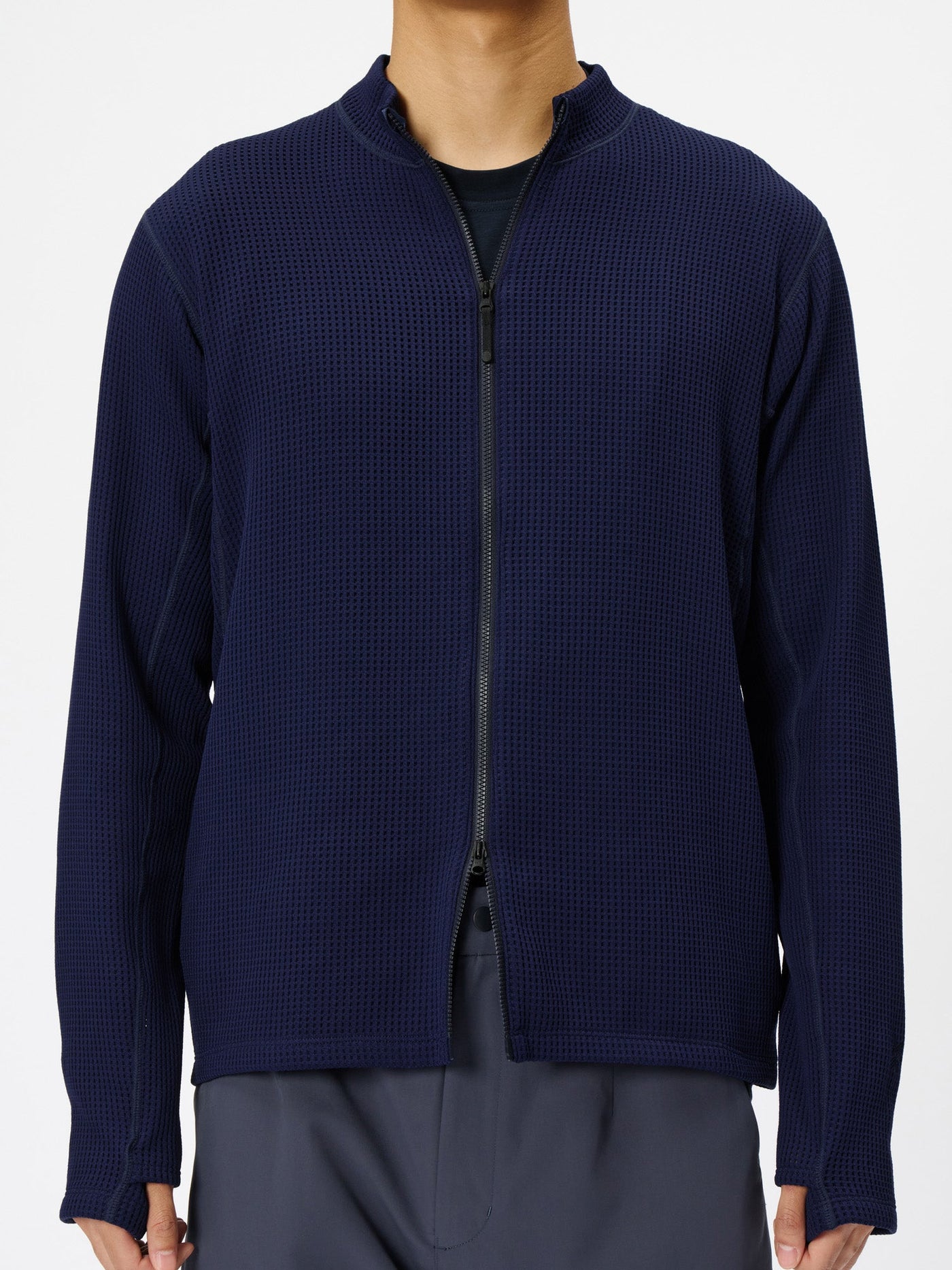 Model: Height 183cm / 6'0" | Wearing: DEEP COBALT / 3