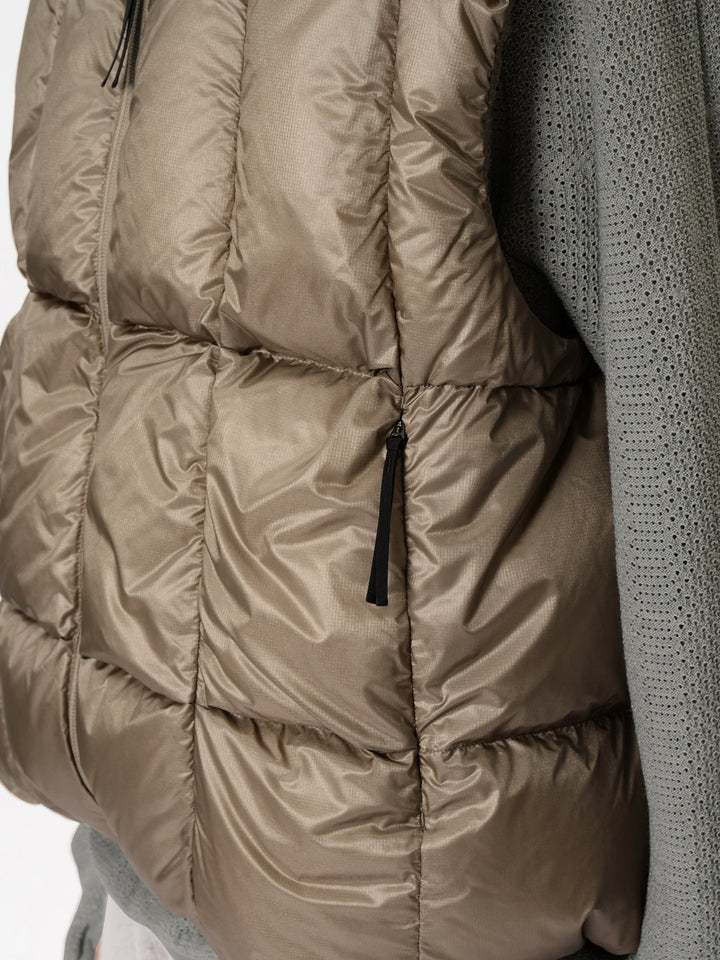 Goldwin 0 Three-Dimensional Down Light Vest – Goldwin London