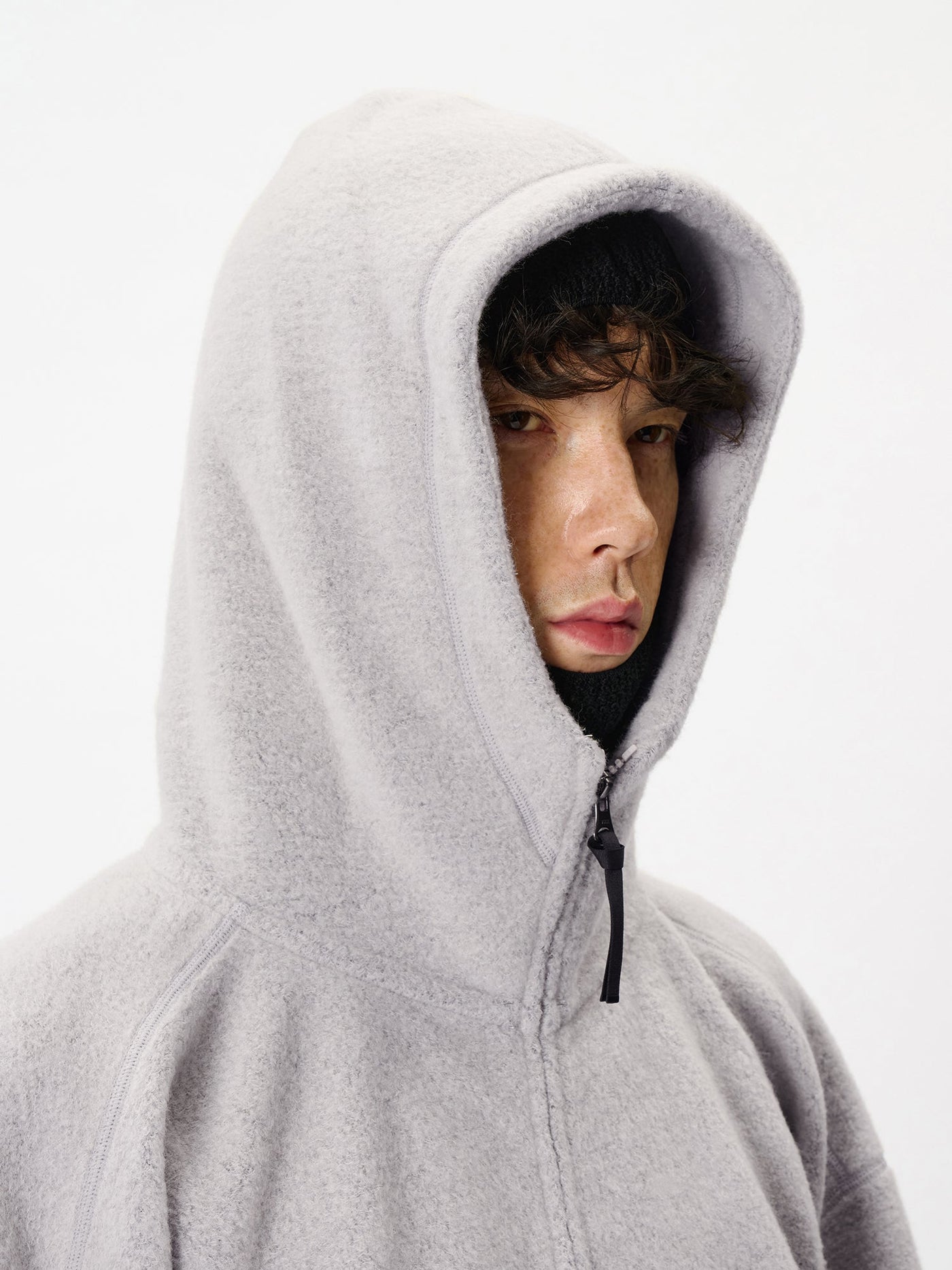 Model: Height 183cm / 6'0" | Wearing: ASH GRAY / 4