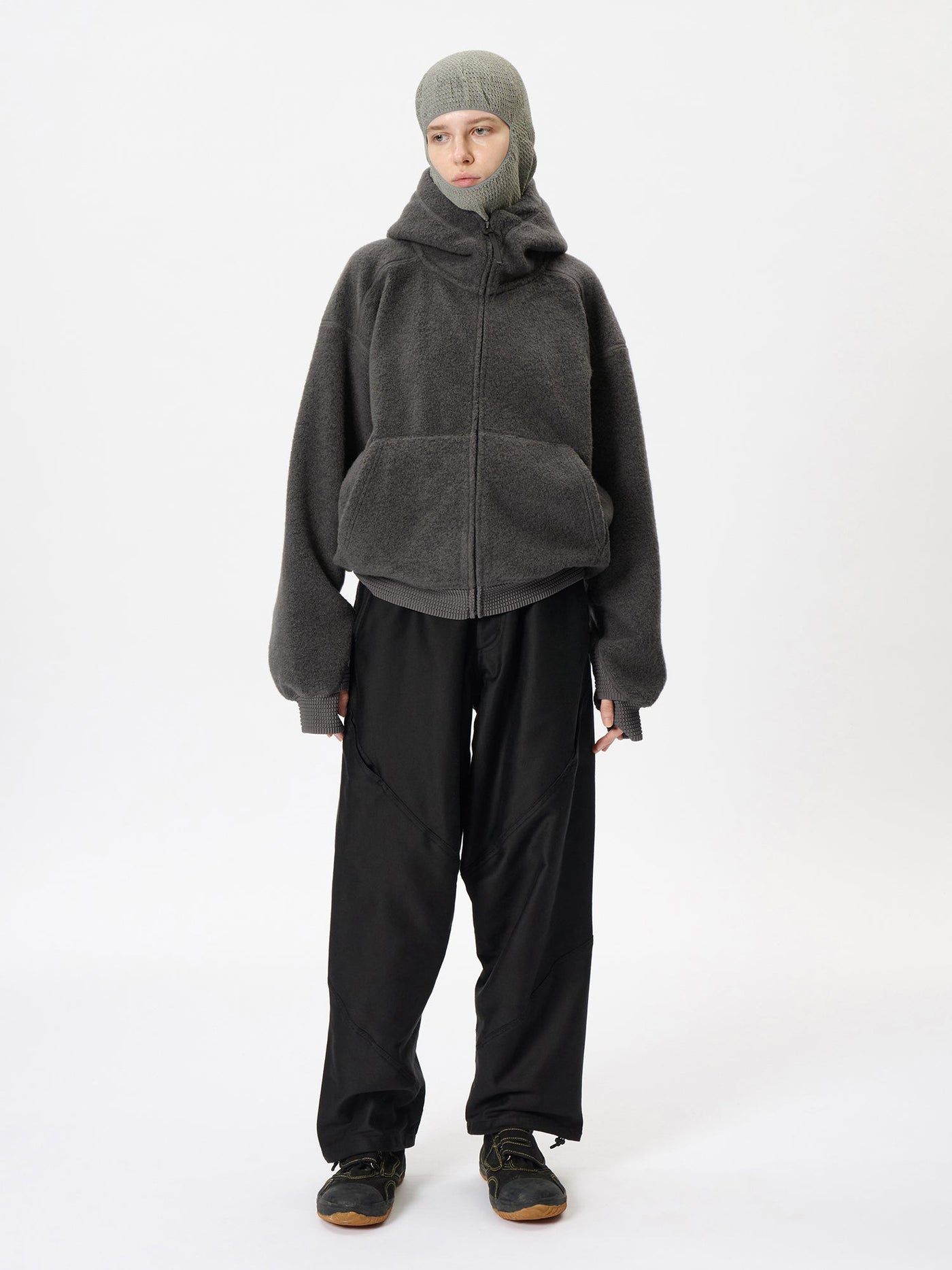 Model: Height 172cm / 5'6" | Wearing: DARK LAVA / 2
